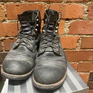 Redwing Iron Ranger size 8.5 Black leather Boots